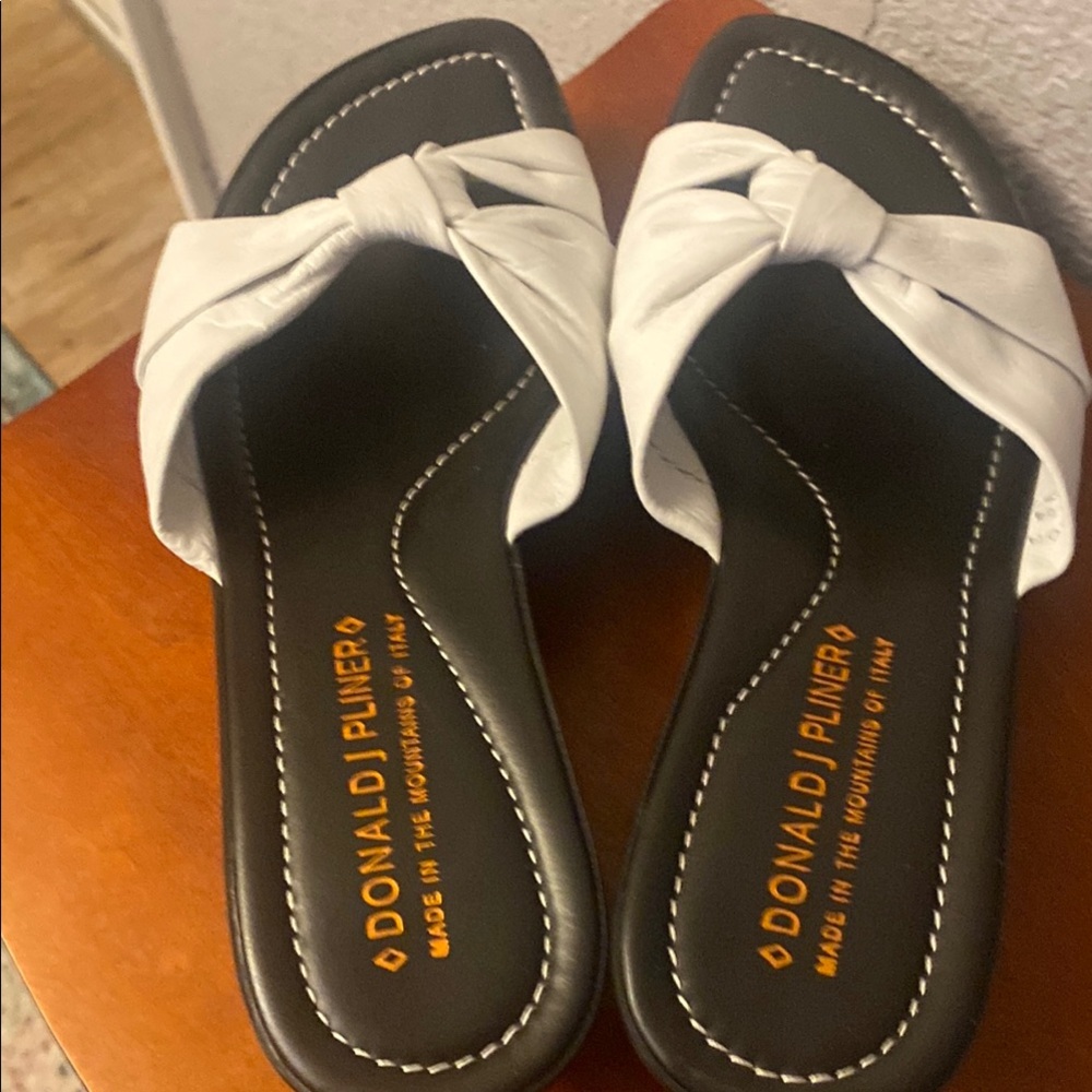 Donald J. Pliner Women's White Sandals - Picture 5 of 13